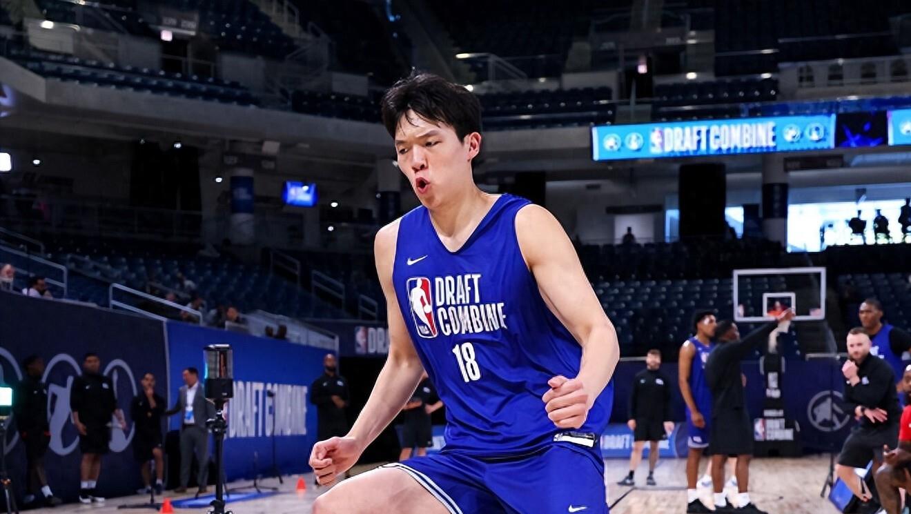 包含赛后密尔沃基雄鹿备战意甲，更衣室发声细节曝光，目标明确，年轻球员得到机会的词条